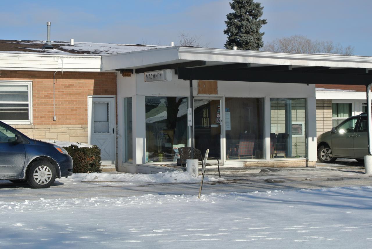 Budget Inn Of Appleton Exterior photo